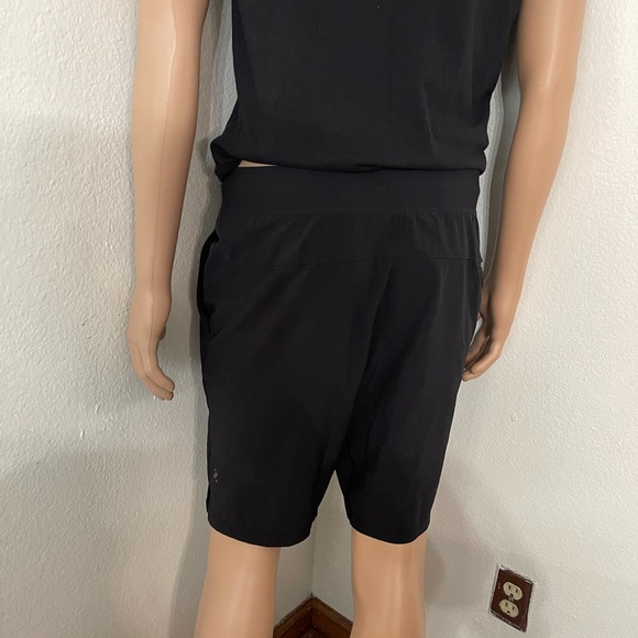 Men"s lululemon Pace Breaker-Short Lined-Size S -Black- Good Condition - Picture 7 of 16